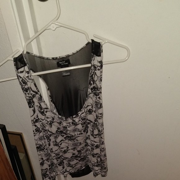 Skull print with partial mesh back loose fitting tank top - Picture 1 of 2